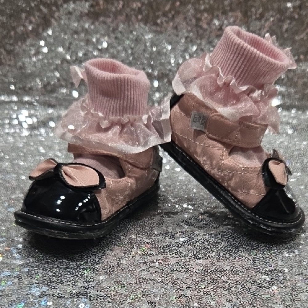 Elegant Kids Dress Shoes with Pink and Black Accents